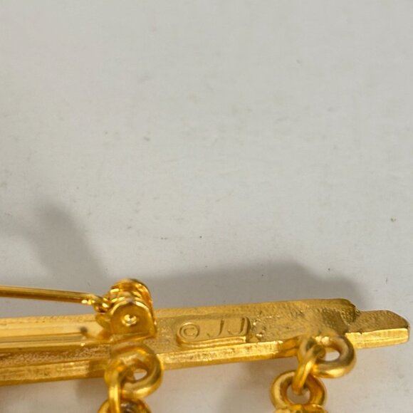 Jonette Jewelry Skiing Charm Brooch Pin Snow Ski Skier Winter Sport Gold Tone JJ - Picture 7 of 8